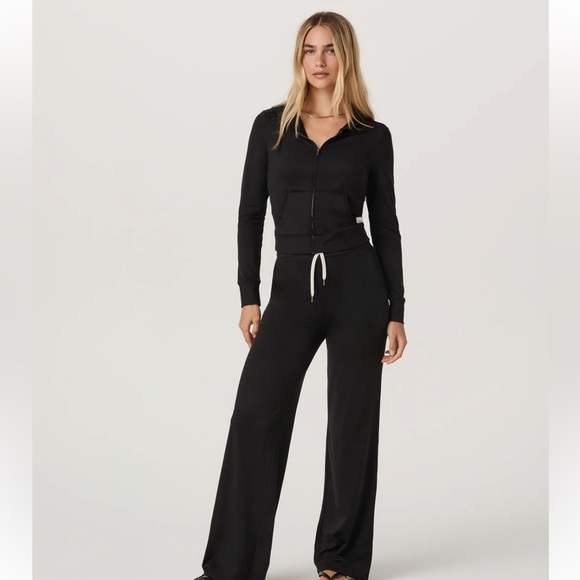 Vuori Halo Mini Full Zip Hoodie - Picture 5 of 7